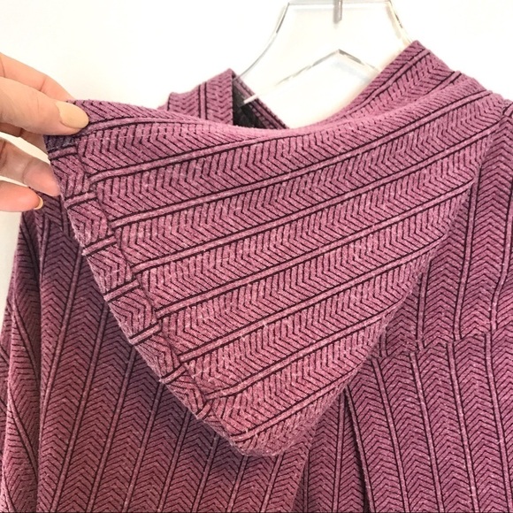 UO Silence + Noise Pink/Black Hooded Poncho Size M - Picture 7 of 8